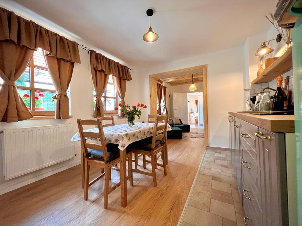 Victoria Gasthaus Rasnov - Charming Vacation House In Rasnov المظهر الخارجي الصورة